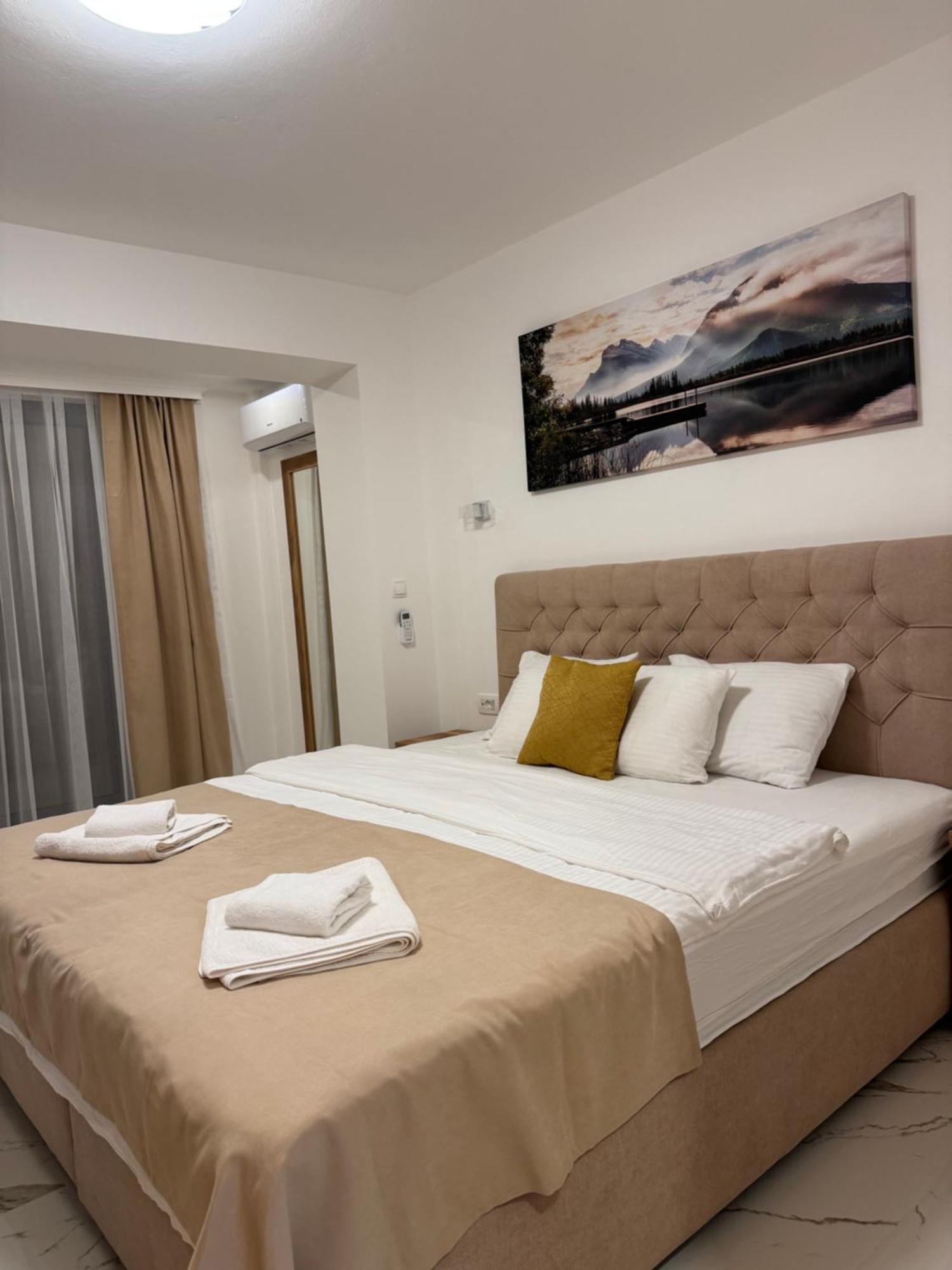 Hotel Freiburg Ulcinj Exterior foto